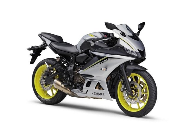 Moto - News: Yamaha R7, manca poco al debutto dell'anti-Aprilia RS 660