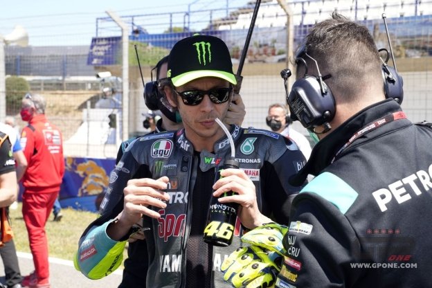 MotoGP: Rossi: "The Yamaha is better, the tyres the same and I'm slower"