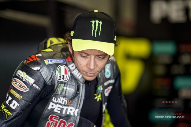 MotoGP: Rossi: "Dopo una tragedia non ha senso né correre né non correre"