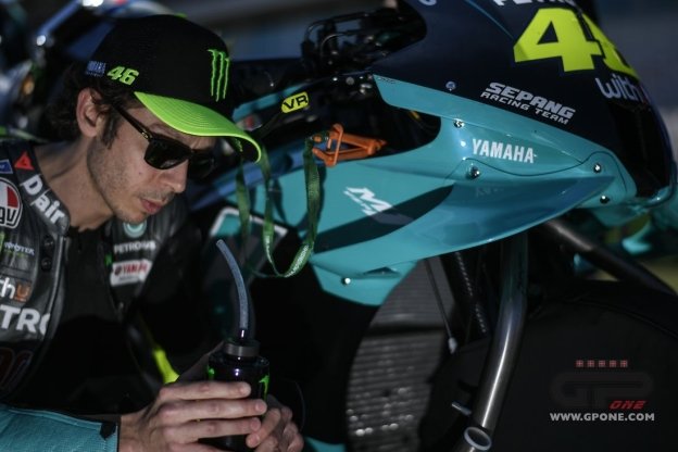 MotoGP: Rossi: "Il 10° titolo? Nel 2006 l'ho buttato, nel 2015 me l'hanno rubato"