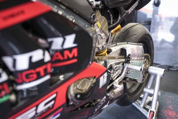 SBK: Barni in aiuto di Rabat: nuovo forcellone sulla Ducati V4