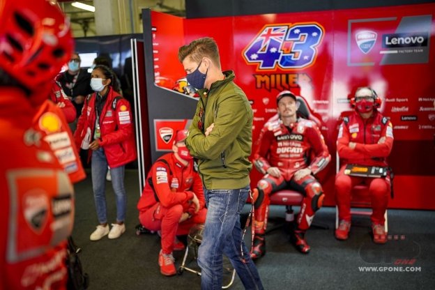 MotoGP: Stoner contro ali ed elettronica: "diminuendole la MotoGP migliorerebbe"