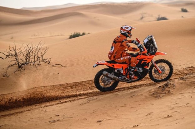 Dakar: Dakar nel caos: fermata la sesta tappa, caduta per Petrucci