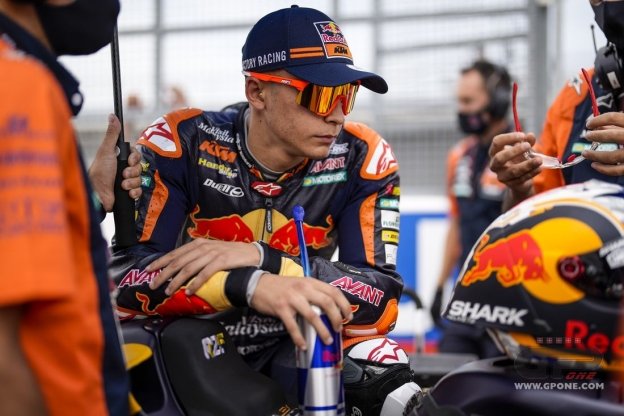 Moto2: Silverstone: Raul Fernandez torna in testa nelle FP2, 6° Di Giannantonio