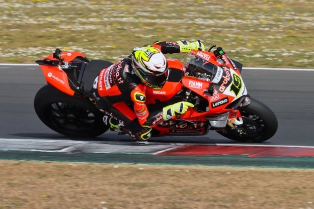 SBK: Misano: Bautista e la Ducati non fanno sconti, 2° Gerloff, 5° Rinaldi