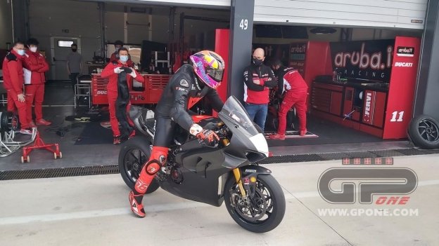SBK: Tom Sykes debutta sulla Ducati V4 a Misano