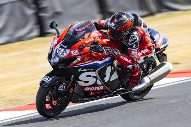 Moto - Test: Guintoli e l'Hayabusa Replica Endurance a Donington: "E' un missile"
