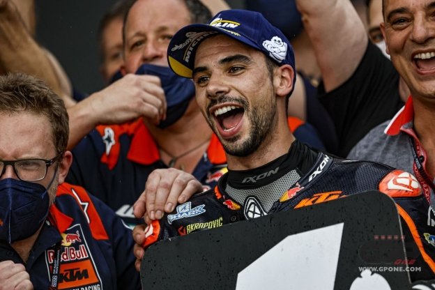 MotoGP: Oliveira dice no a un'offerta triennale di KTM e sceglie Aprilia