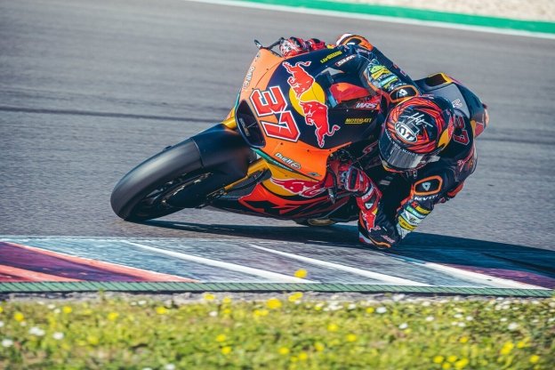 Moto2: Sepang: primo posto e caduta per Augusto Fernandez nelle FP1