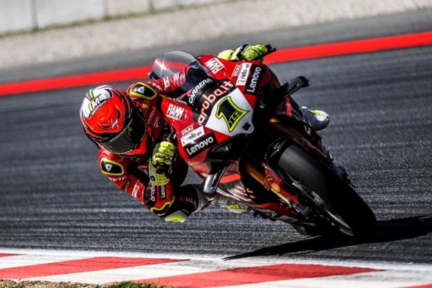 SBK: Barcellona: Bautista fa il vuoto in Gara 1, 2° Razgatlioglu davanti a Rea