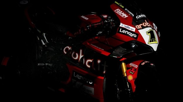 SBK: ULTIM’ORA Barcellona: tolti 250 giri alla Ducati V4, aggiunti 250 alla Kawasaki!