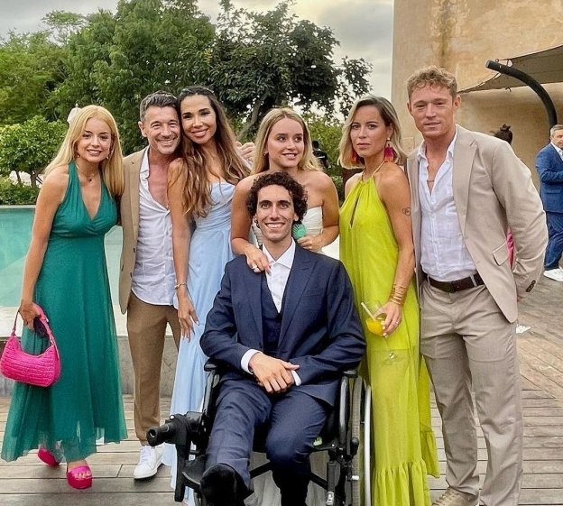 MotoGP: Alex Rins: un matrimonio tra carrozzina e stampelle con Alexandra