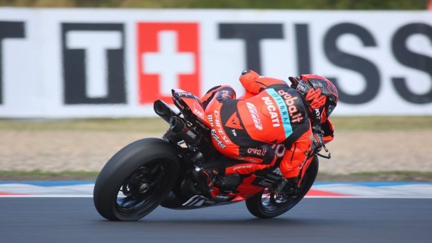 SBK: Bulega si prende anche la FP2 della Supersport a Most, super Huertas