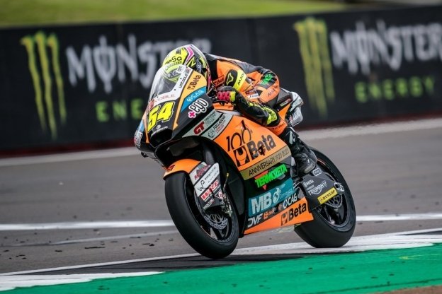 Moto2: Silverstone: Aldeguer vince davanti a Canet, Acosta 3° e in vetta al Mondiale