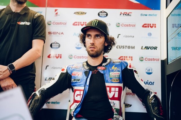 MotoGP: Rins: “Continuo ad avere dolore alla gamba, domenica parto per Madrid”