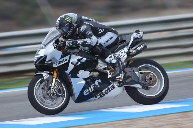 SBK: Lowes: "Ero nervoso, ma dopo 3 giri la Ducati mi ha regalato un sorriso"