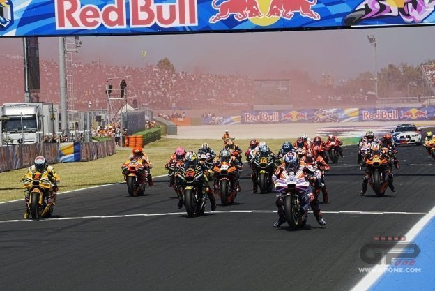 MotoGP: Ecco le nuove concessioni: sviluppo libero ai motori per Honda e Yamaha