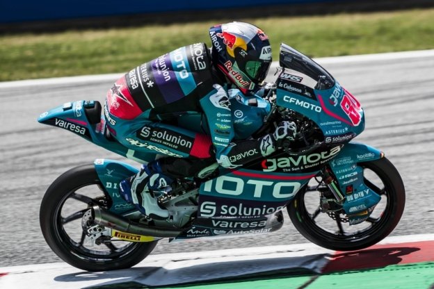 Moto3: David Alonso impeccabile a Barcellona: vince e sale in vetta al Mondiale