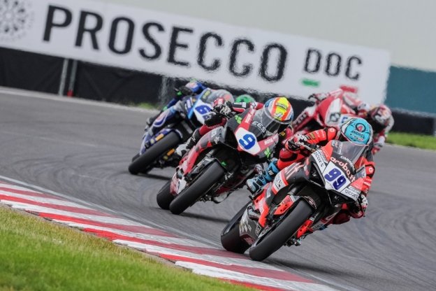 SBK: SSP: Montella beffato dal verde in Gara 2: Huertas fa doppietta a Donington