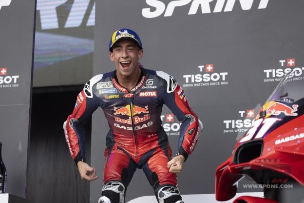 MotoGP: Acosta: "Marc Marquez ha dimostrato di avere due palle molto grandi"