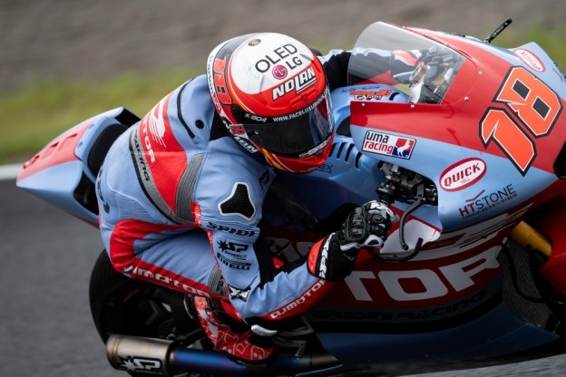 Moto2: Gonzalez rischia e trionfa nel GP del Giappone, Ogura 2° si avvicina al titolo