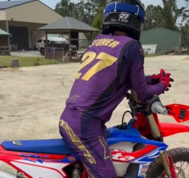 News: Stoner torna in sella a una moto da dirt track dopo 20 anni