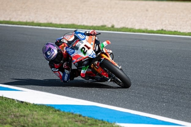 SBK: Rinaldi sorprende tutti e svetta a Jerez: è tripletta Ducati nelle FP2