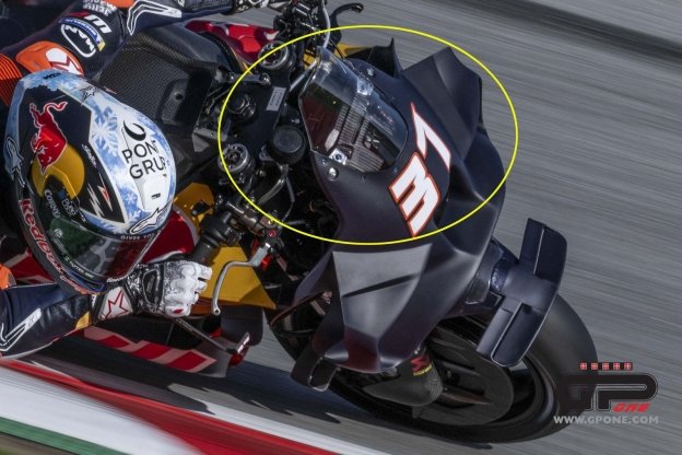 MotoGP: Test Barcellona: un cupolino da aereo da caccia sulla KTM di Pedro Acosta