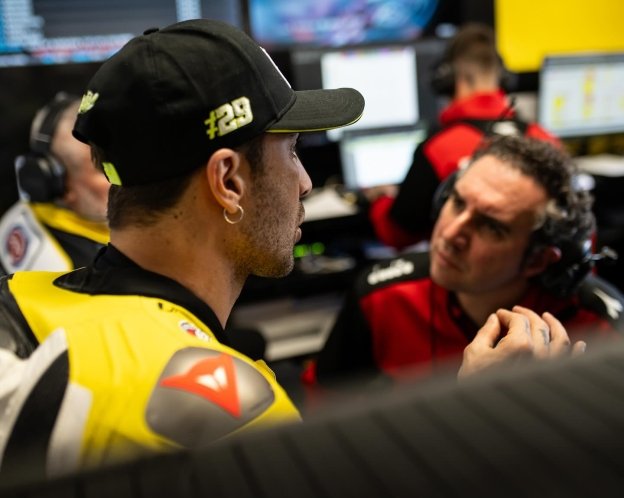 SBK: Iannone: "Pensavo di aver rotto il motore. Ho rischiato highside in ogni curva"