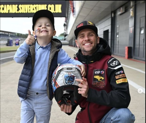 Moto2: Silverstone: il casco di Dixon in beneficenza con una dedica a Luca Guintoli