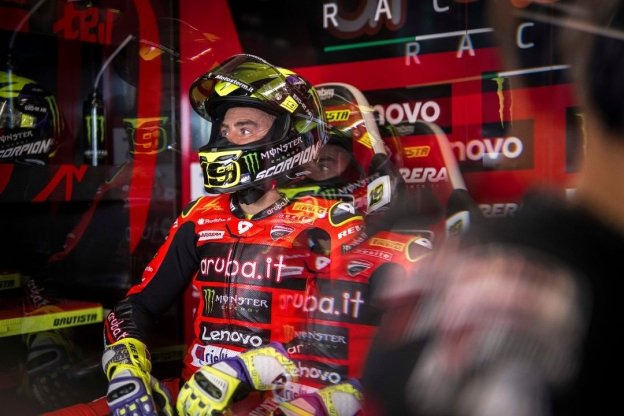 SBK: Ducati fa marcia indietro e pensa a rinnovare Alvaro Bautista, ma…