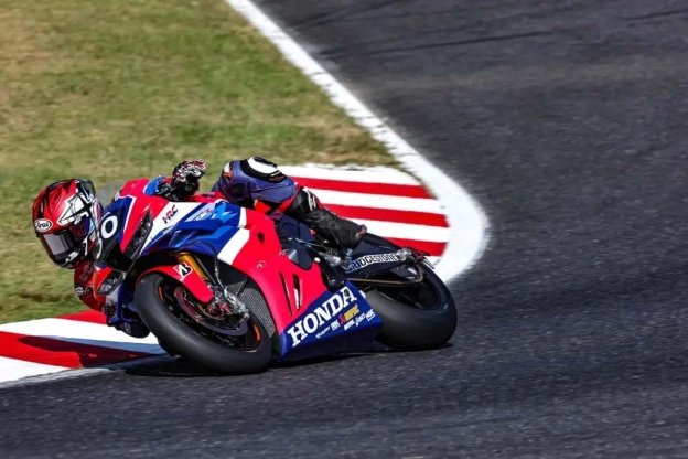 SBK: Honda HRC con Zarco e Takahashi domina le qualifiche all’8 Ore di Suzuka