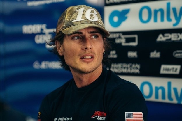Moto2: Frattura al polso per Joe Roberts, non correrà a Portimao e Valencia