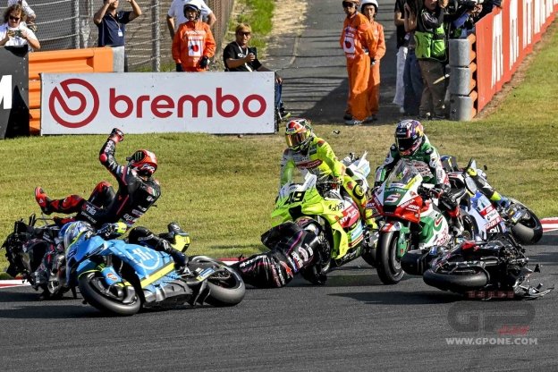 MotoGP: Gli Steward puniscono Jorge Martin con due Long Lap nel GP di Valencia