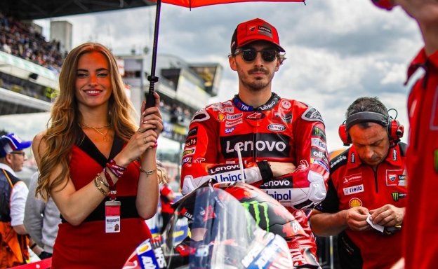 Bagnaia: "Márquez está teniendo más dificultades que antes con la GP26"