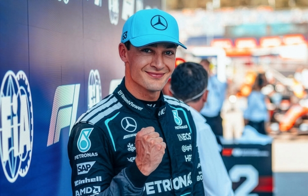 Russell si prende la pole in Austria: Ferrari insegue con Leclerc e Hamilton