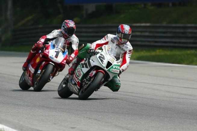 SBK: Edwards e Bayliss, 2002 sfida epocale