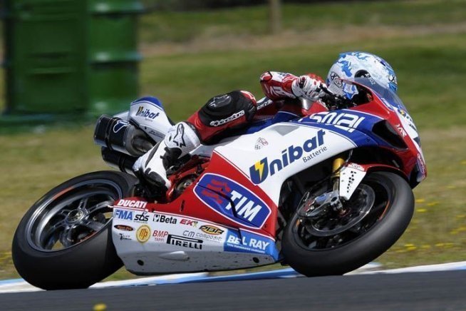 SBK: SBK: Checa e Sykes davanti