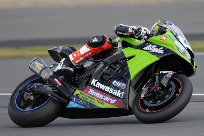 SBK: SBK: Sykes "brucia" Checa. Biaggi 17°