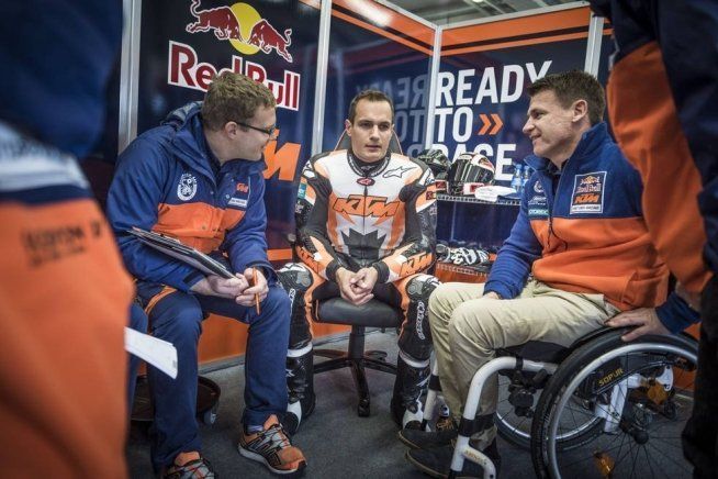KTM torna in pista a Jerez  con Hofmann