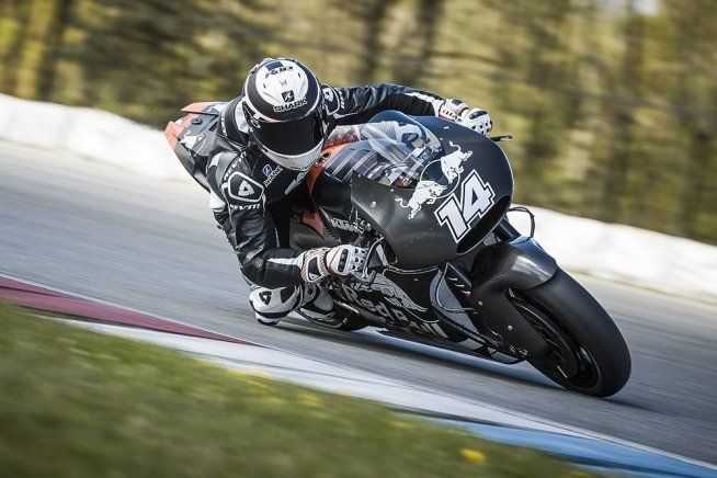 Il freddo rallenta i test KTM a Brno