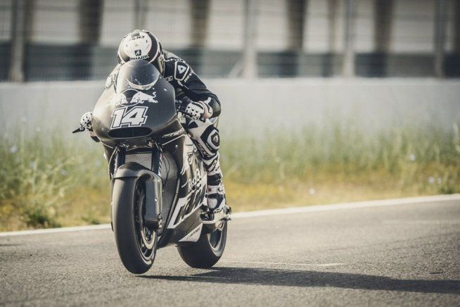 KTM a Jerez: clima tropicale e buoni tempi
