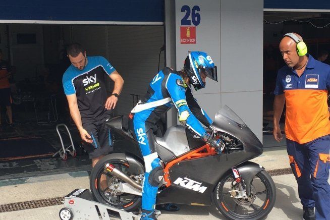 A Jerez il caldo complica i test KTM