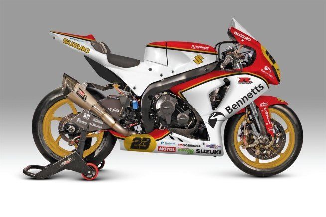 Il team Bennets Suzuki omaggia Barry Sheene