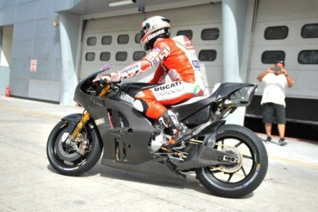 La Ducati mostra il nuovo lato B