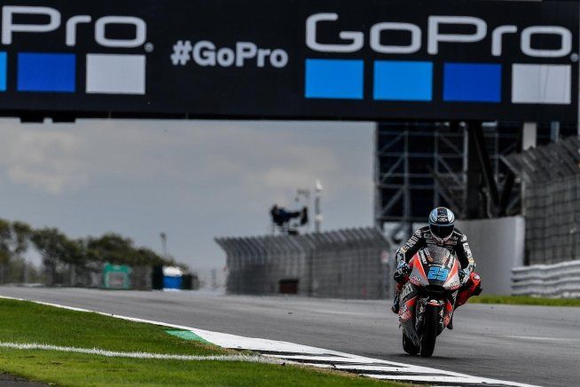 Moto2: FP3: pioggia su Silverstone, Schrötter rimane in vetta