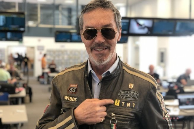 News: Rolando in Qatar rende omaggio al mitico Barry Sheene