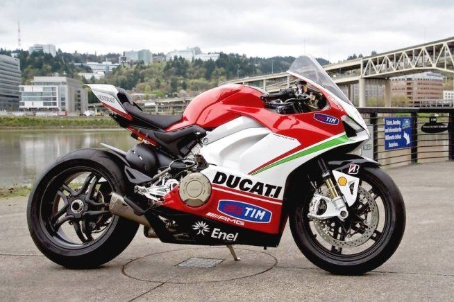 Moto - News: Una Panigale V4S all'asta per la Fondazione Nicky Hayden