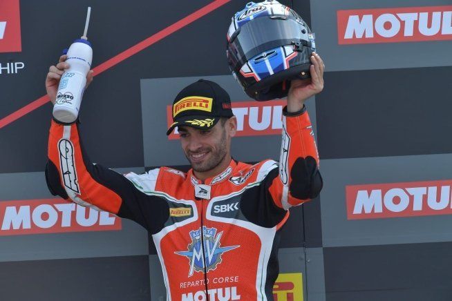 SBK: MV Agusta sfoggia il tridente nel 2020: c’è anche De Rosa