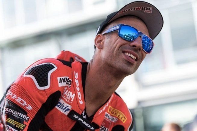 SBK: Barni aspetta Krummenacher, intanto chiama Melandri